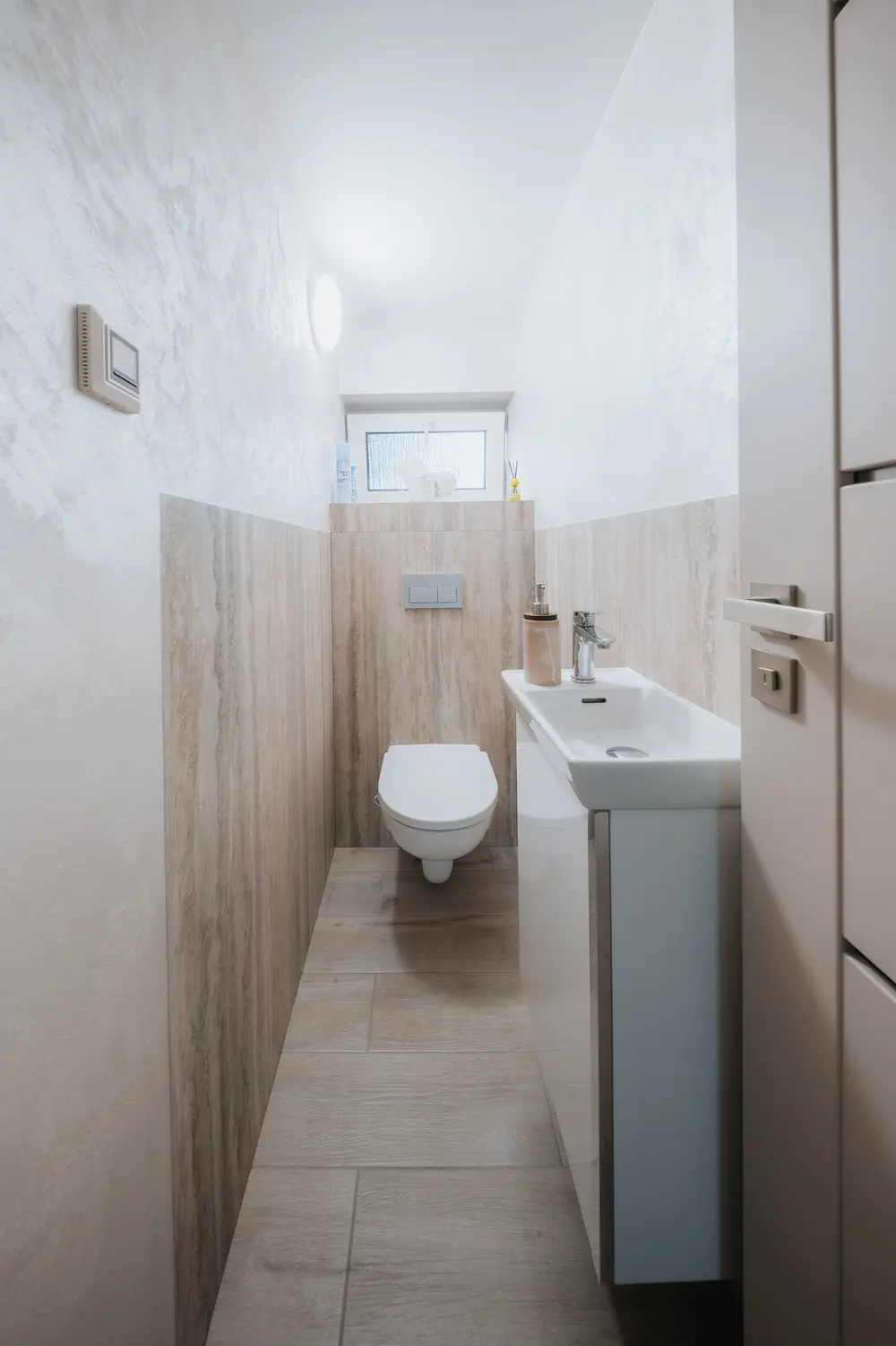 Samostatné WC s umývadlom